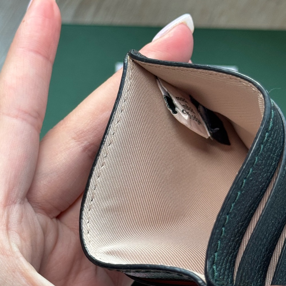 Kate Spade EUC w BOX Grained Leather Green Card Holder - Picture 5 of 10